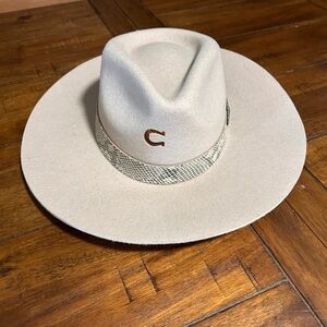 Elegant Cream Fedora with Brown Detail